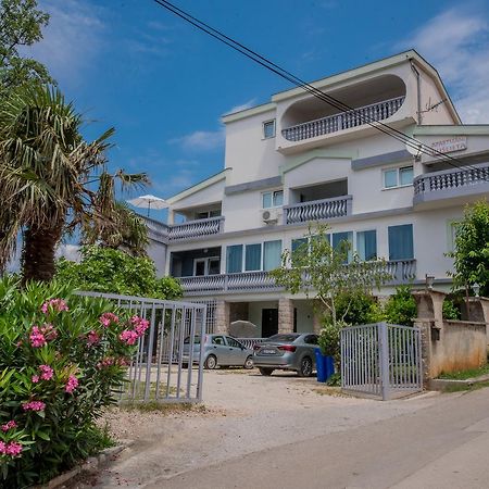 Apartment Busljeta Starigrad Paklenica Extérieur photo