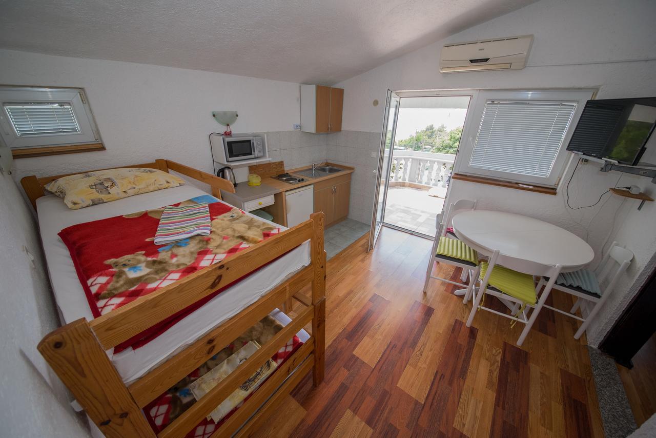 Apartment Busljeta Starigrad Paklenica Extérieur photo