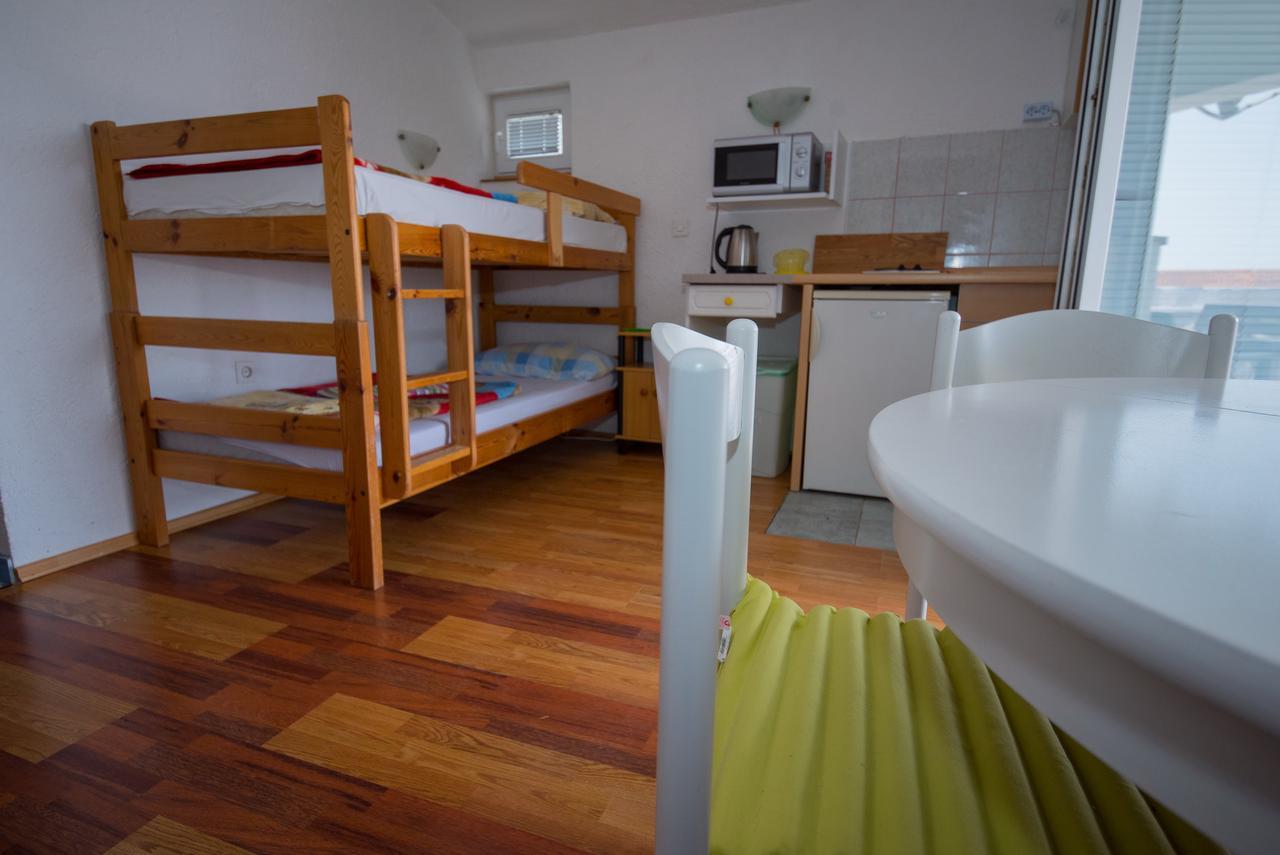 Apartment Busljeta Starigrad Paklenica Extérieur photo